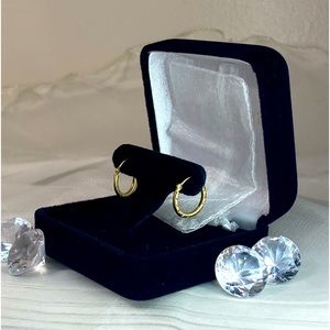 14K YELLOW GOLD vintage etched huggie hoops earrings REAL GOLD